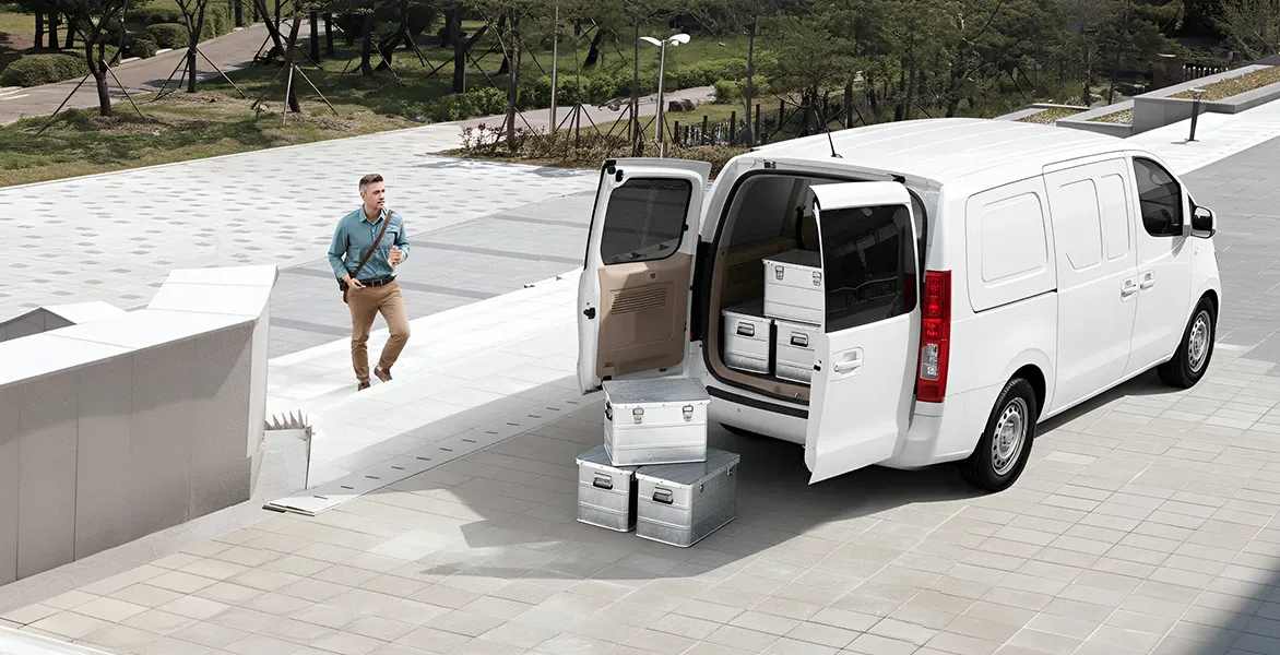 Hyundai Staria Panel - imagen 1