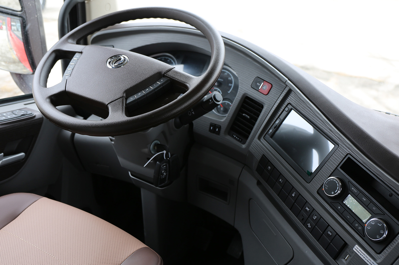 Tracto Mula KX520 - imagen 3