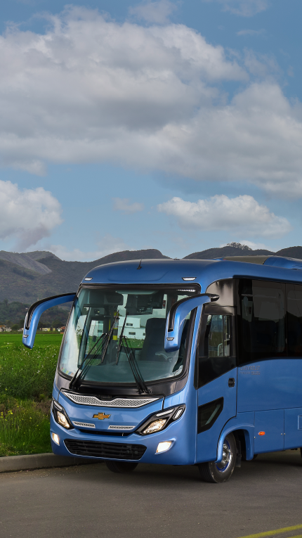 Bus NKR - imagen principal