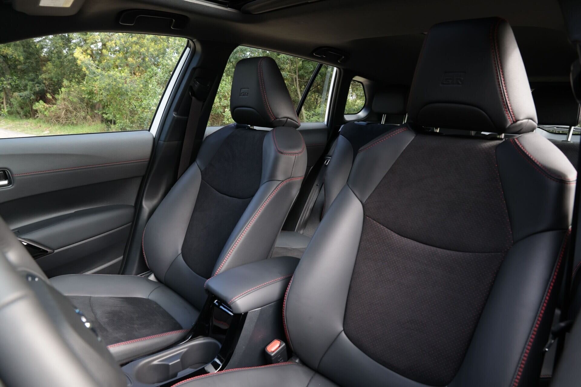 Corolla Cross GR-S - imagen 17