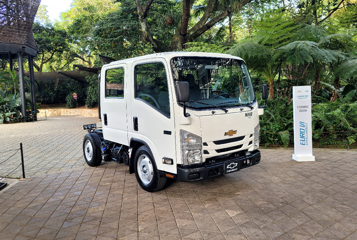 Camión NHR Doble Cabina - imagen 7