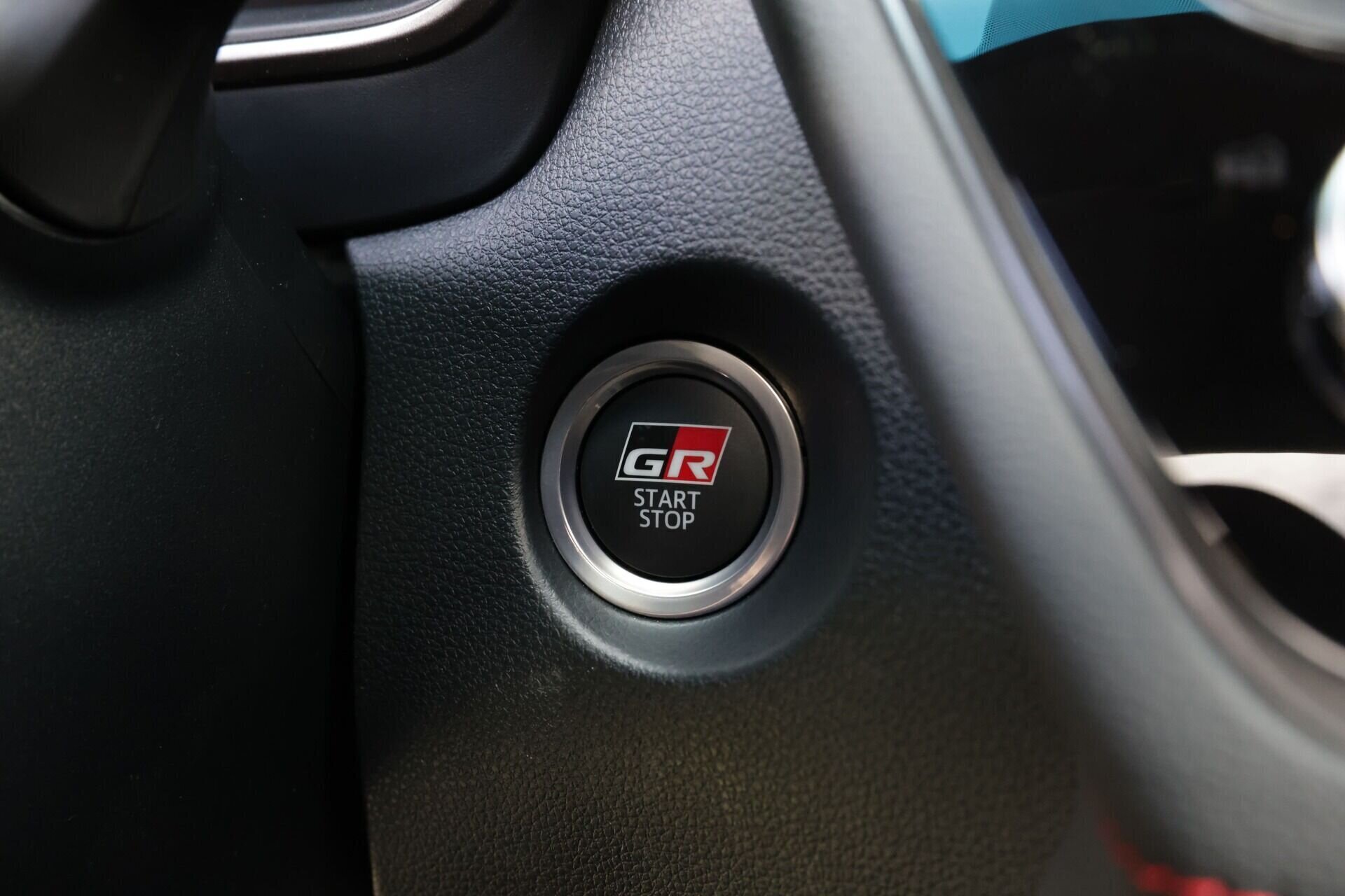 Corolla Cross GR-S - imagen 15